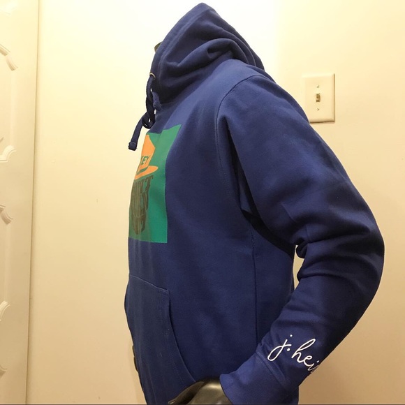 Smoke - Picture 2 of 5